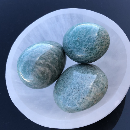 Amazonite palm stone