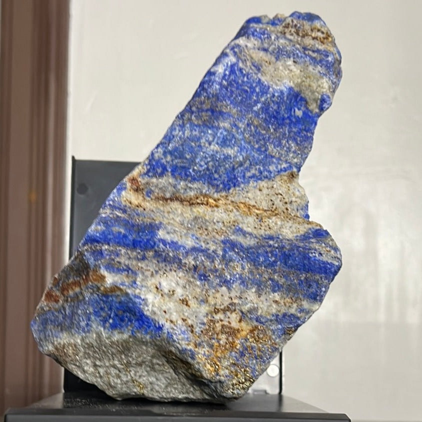 huge blue lapis lazuli stone