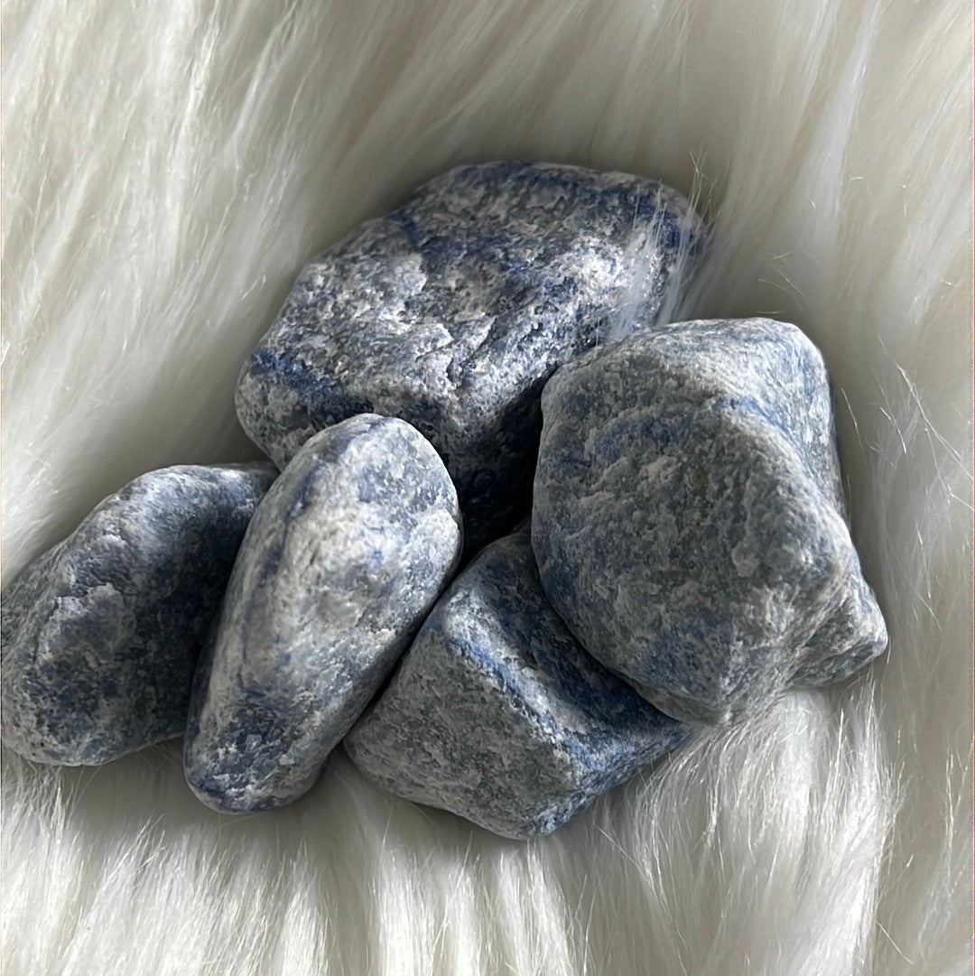 healing crystal for throat chakra