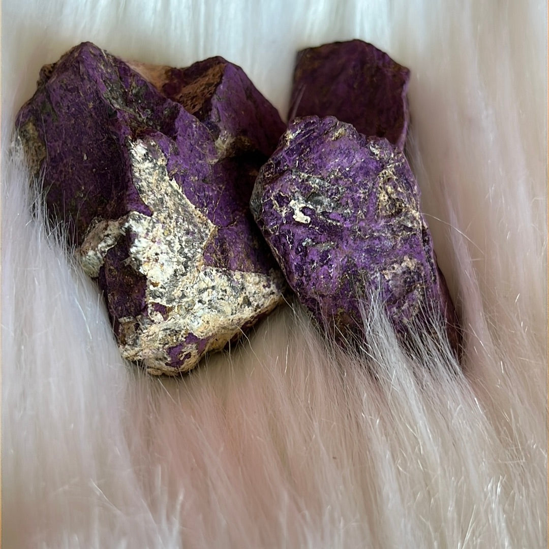 Natural rough Purpurite stone