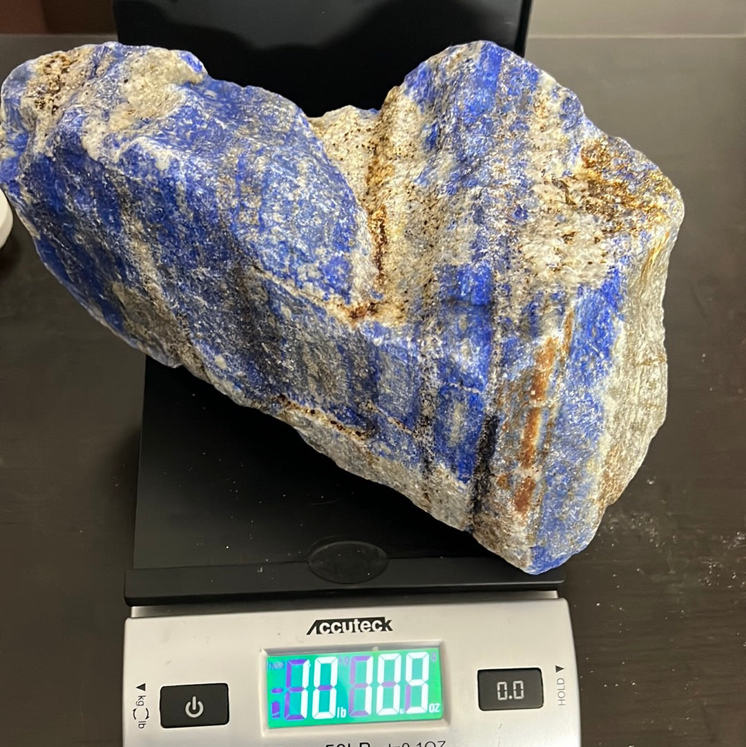 blue lapis lazuli crystals