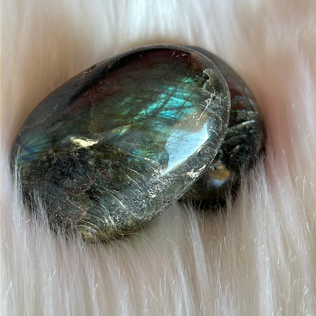 Labradorite tumble stone