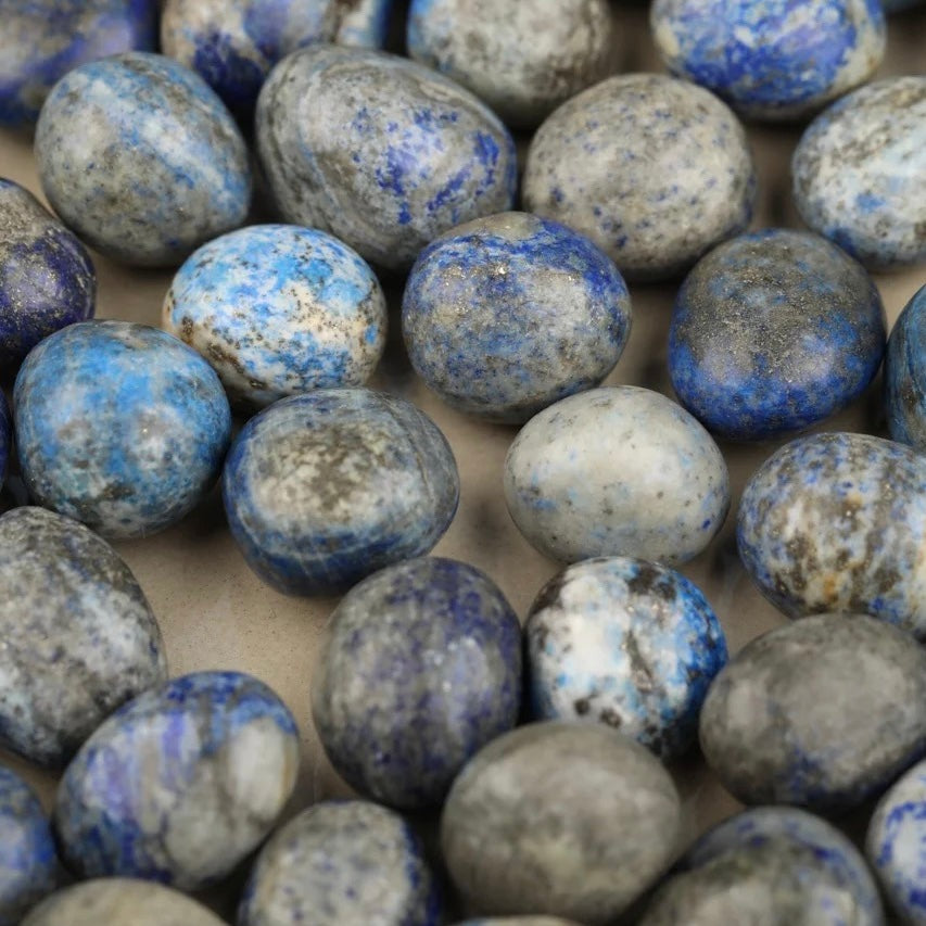 blue lapis lazuli healing stone