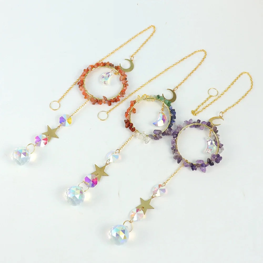 Atrapasueños de cristal con luna y estrella