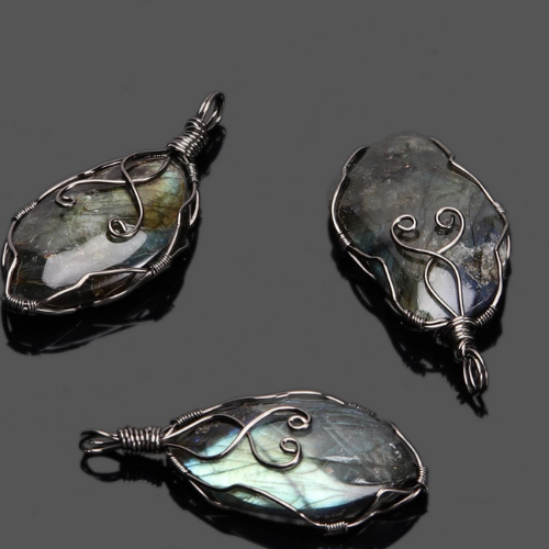 Labradorite pendant necklace
