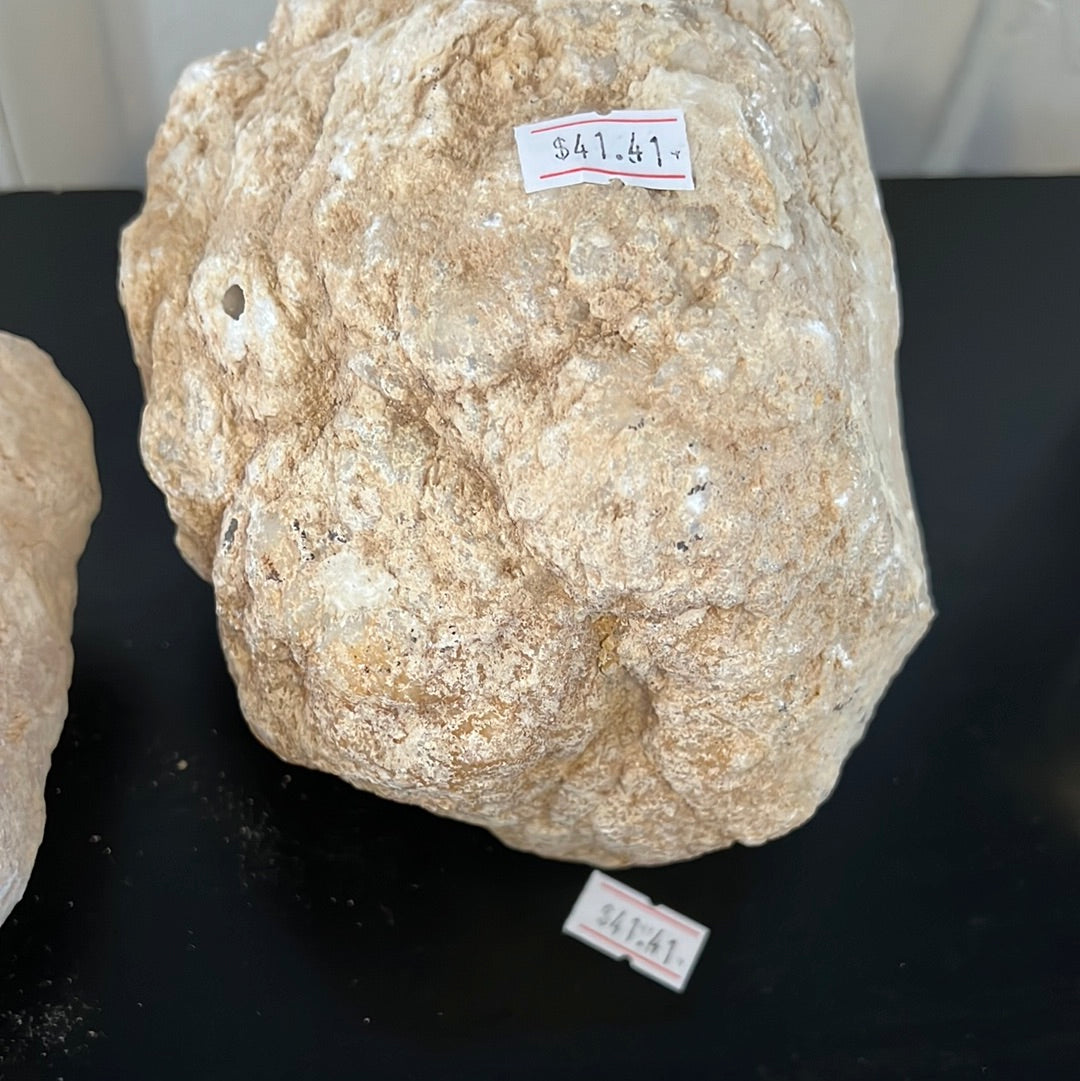 Natural closed geodes - Break your own geode