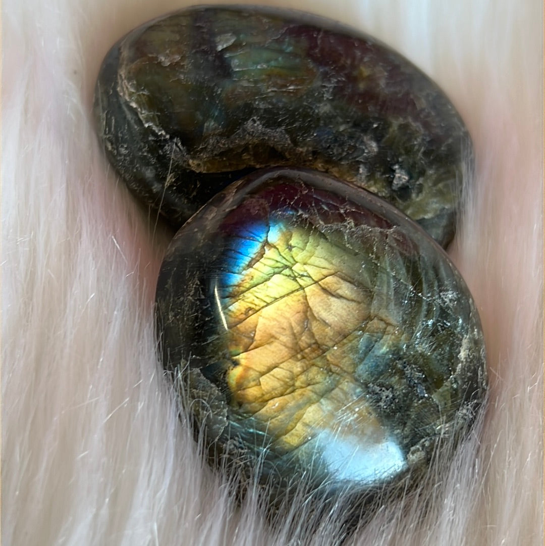 Piedra pulida de labradorita