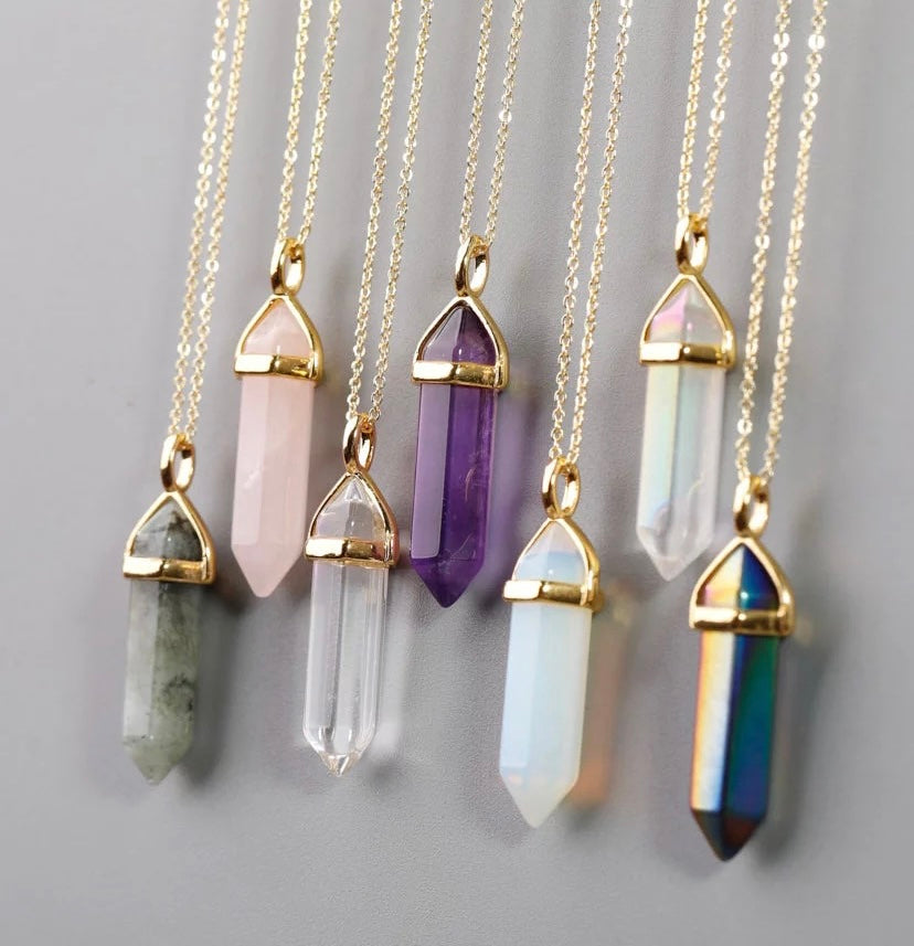 Collar de amatista con punta hexagonal - Collares de piedras preciosas bañados en oro