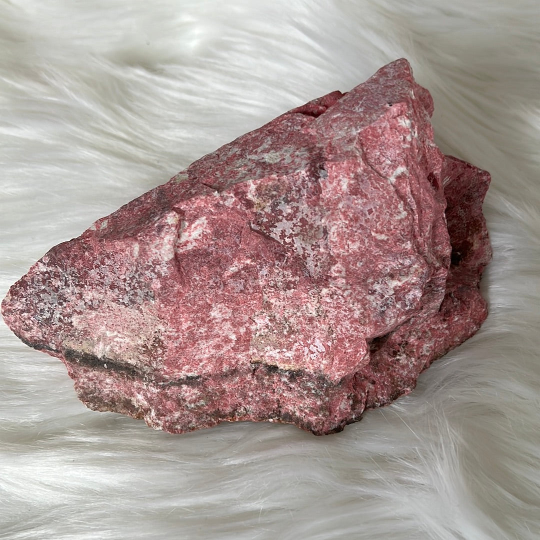 Raw Thulite healing stone - Norway